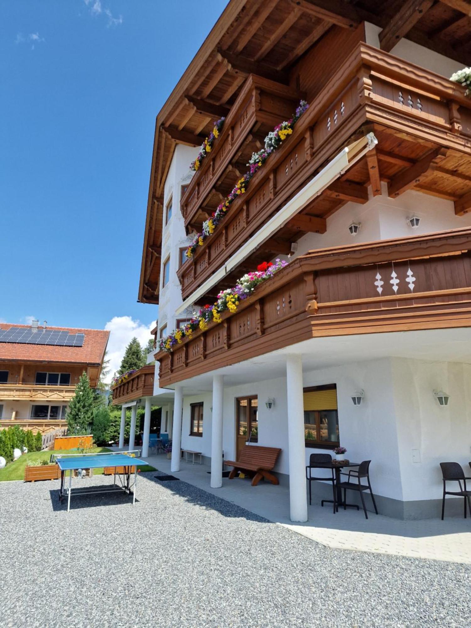 Hotel Romantica Jerzens Exterior foto